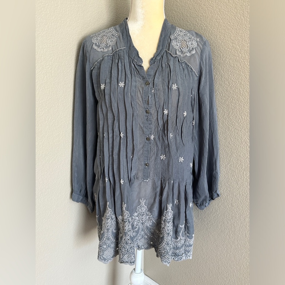Johnny Was Grey Blouse floral Embroidery size XL
